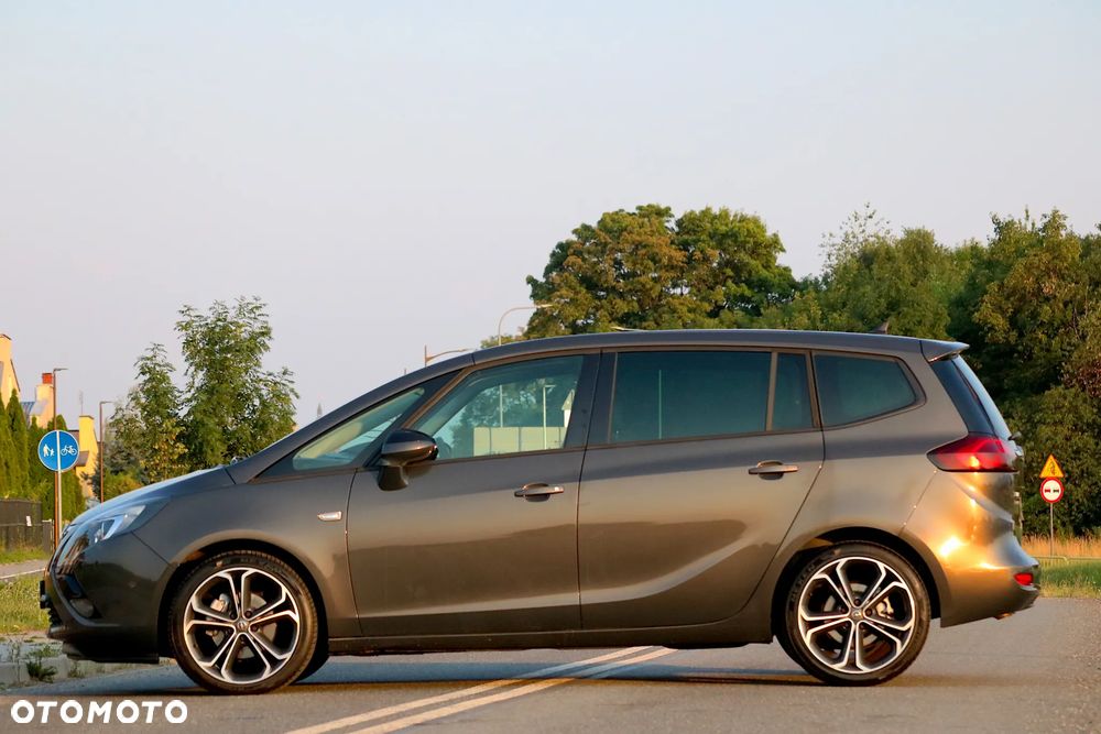 Opel Zafira 1.9 CDTI Cosmo - 18
