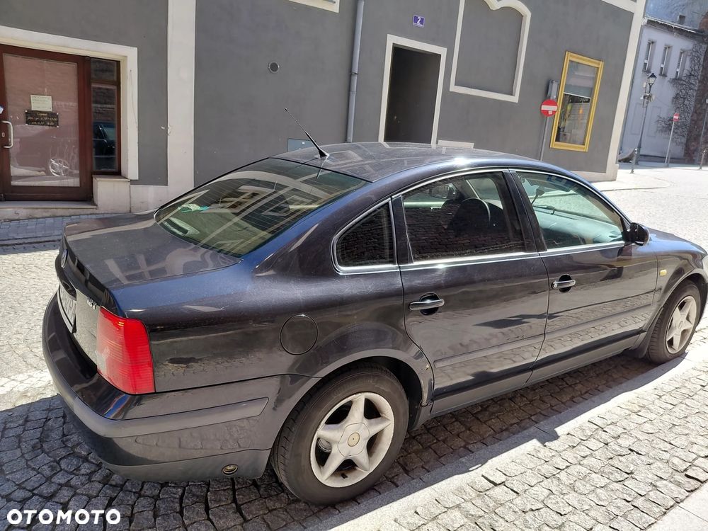 Volkswagen Passat - 3