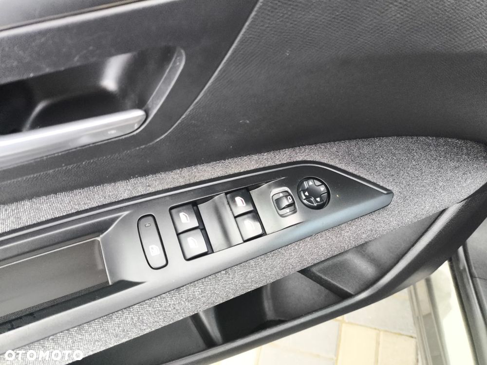 Peugeot 3008 1.6 BlueHDi Active S&S - 27