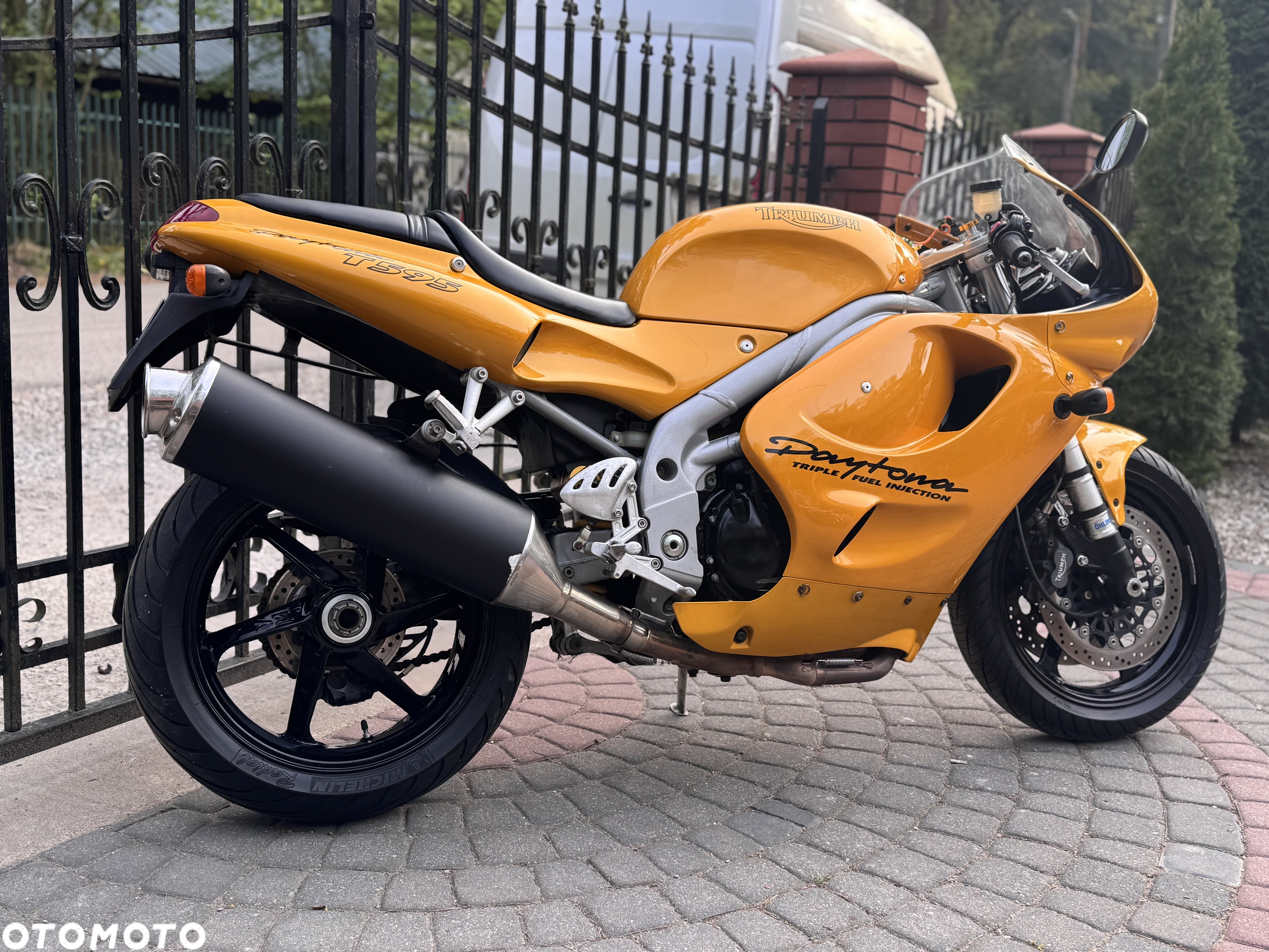 Triumph Daytona - 3