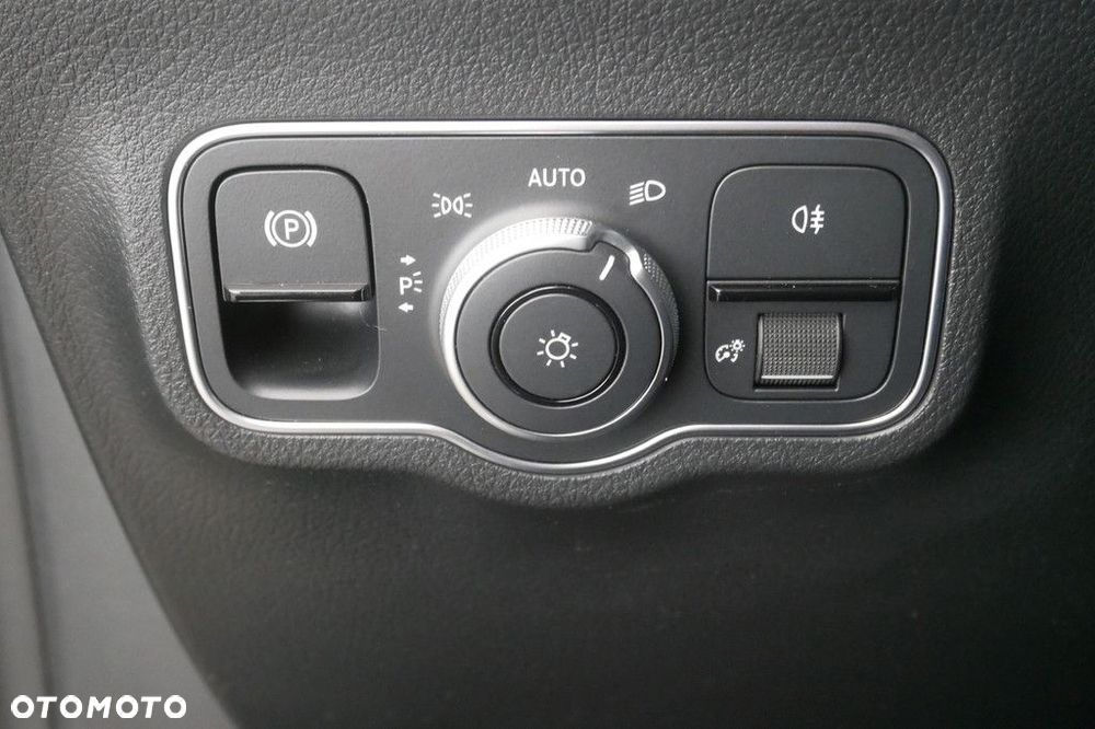 Mercedes-Benz GLA - 28