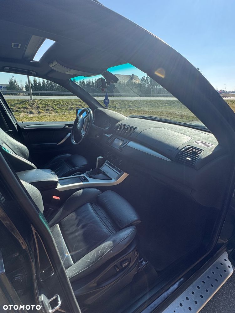 BMW X5 4.4i - 6