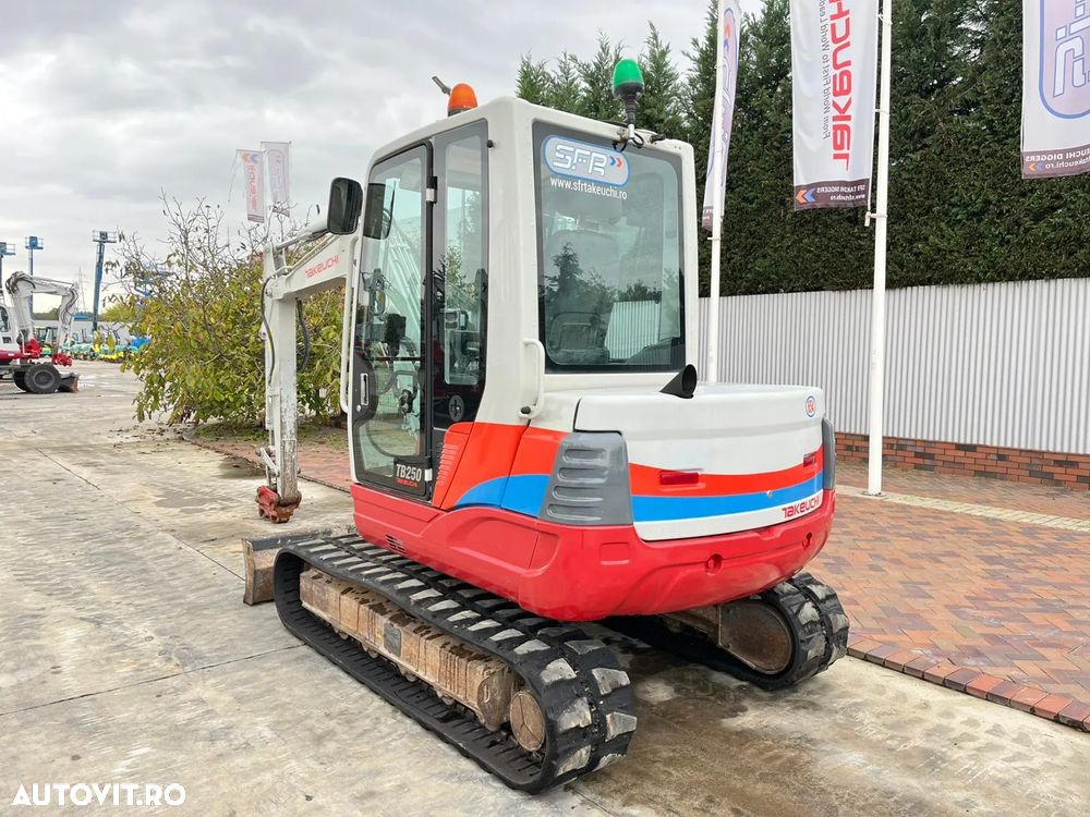 Takeuchi TB 250 - 6