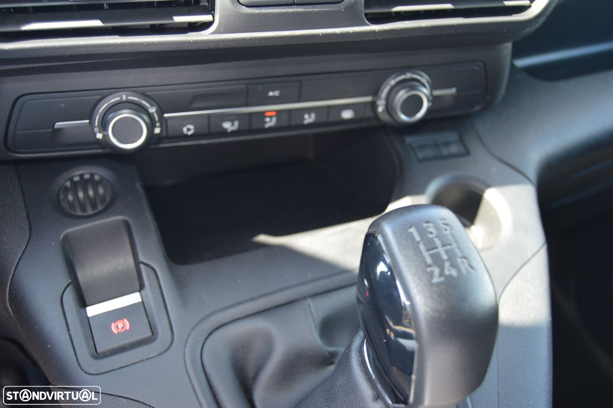 Peugeot Partner 1,5 Bluehdi Asphalt Longa - 25
