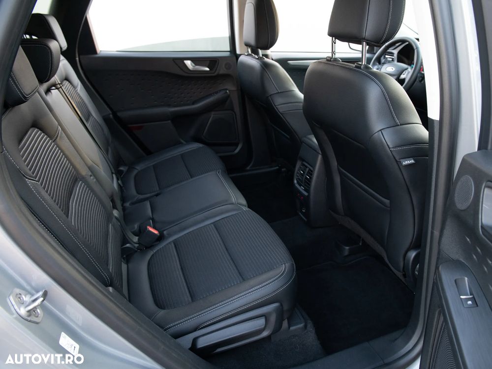 Ford Kuga - 32