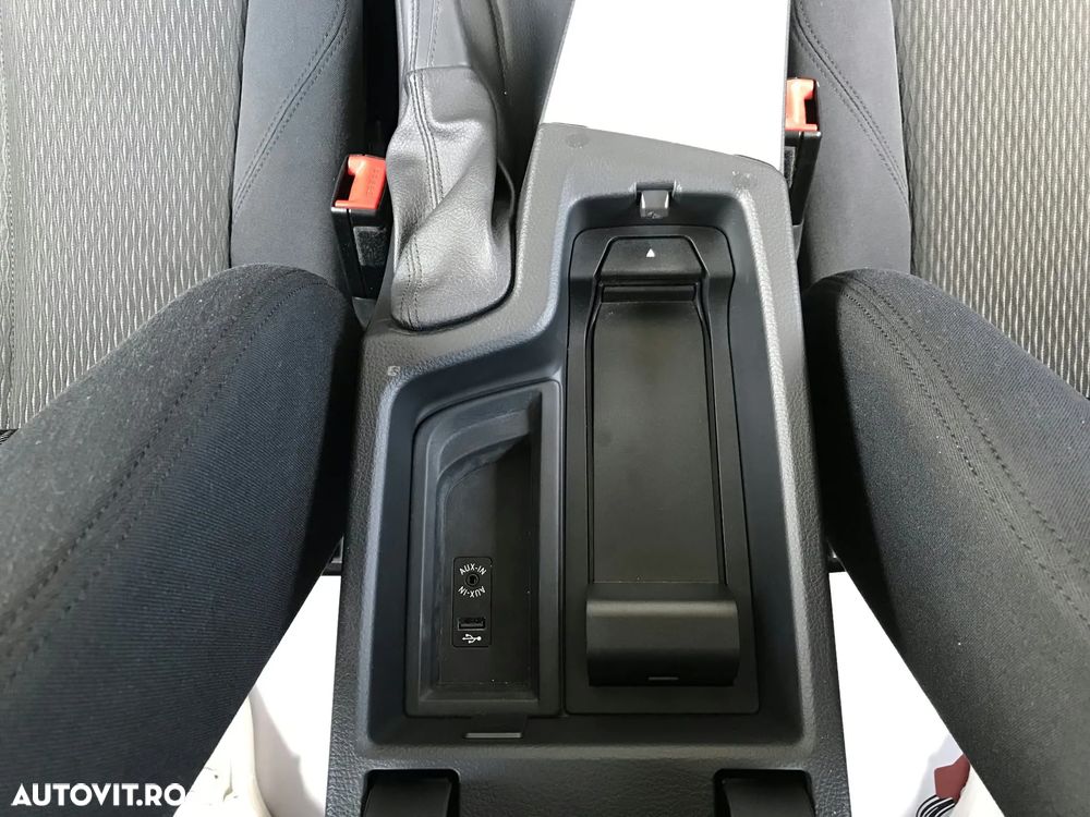 BMW Seria 3 320i Aut. - 36