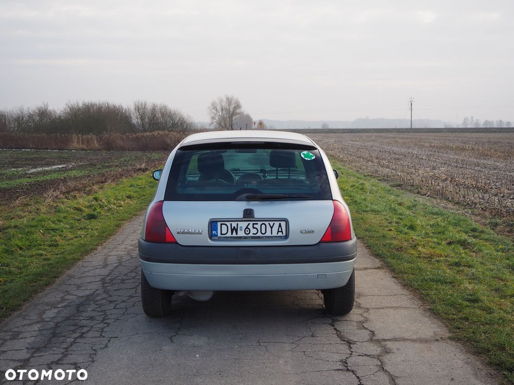 Renault Clio 1.4i RT - 3