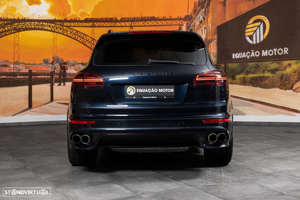 Porsche Cayenne S E-Hybrid - 3