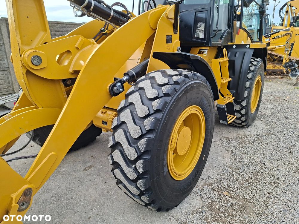Caterpillar CAT 914 M - 25