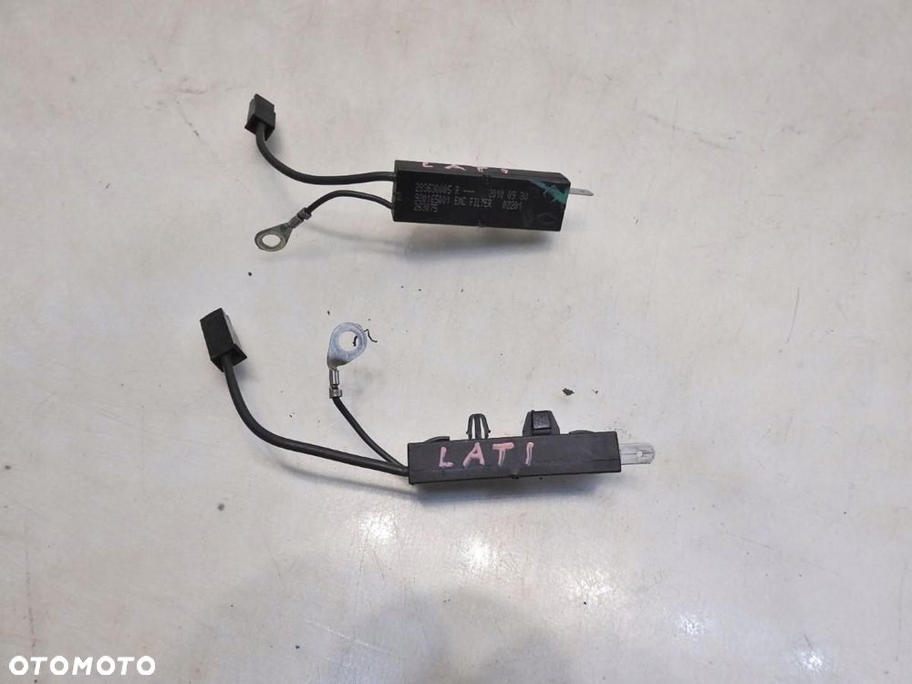 WZMACNIACZ ANTENY RENAULT LATITUDE 283630005R - 2