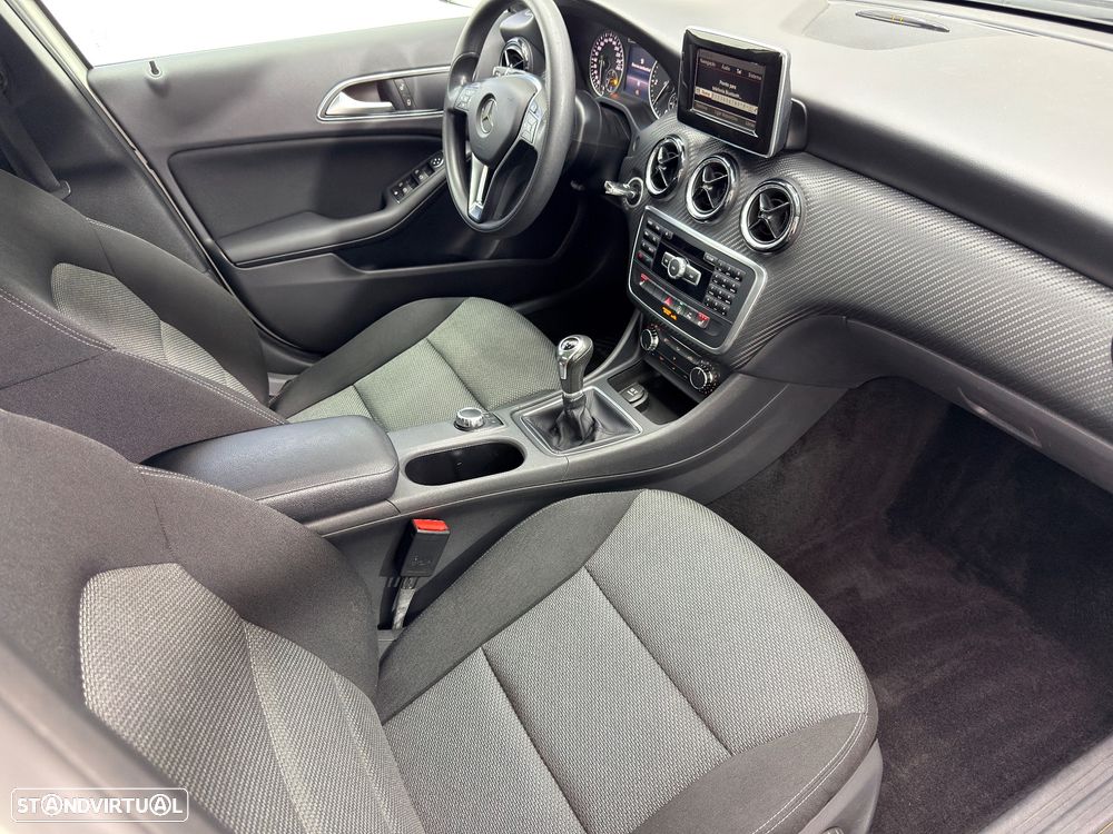 Mercedes-Benz GLA 180 d Style - 17