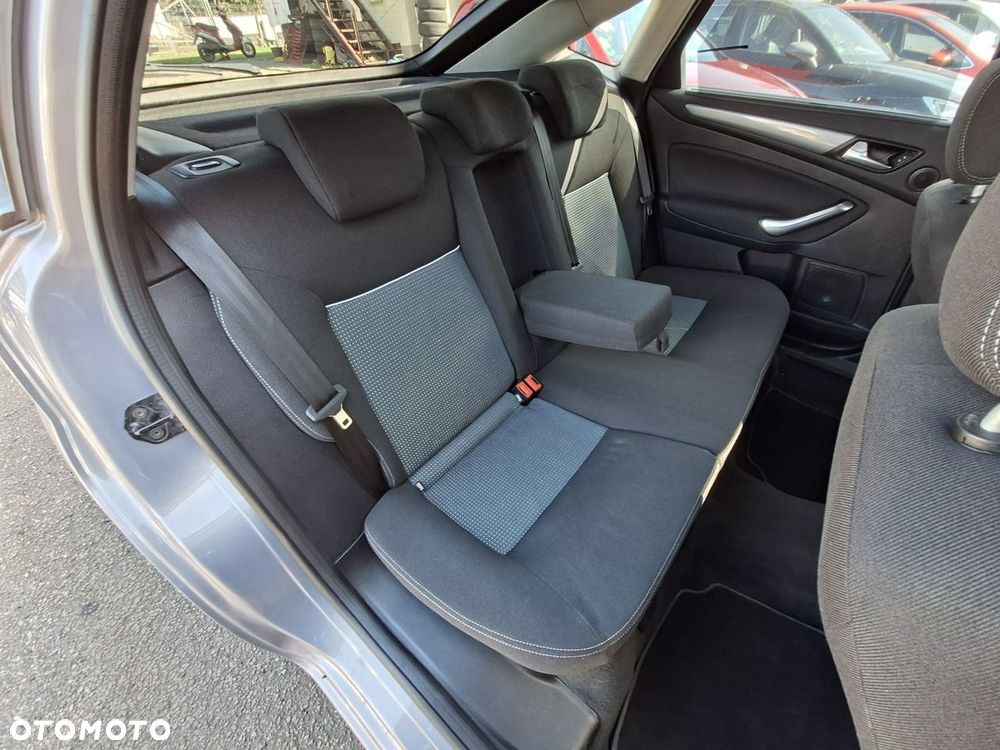Ford Mondeo - 24