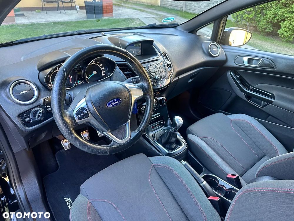 Ford Fiesta 1.0 EcoBoost S&S ST-LINE X - 11