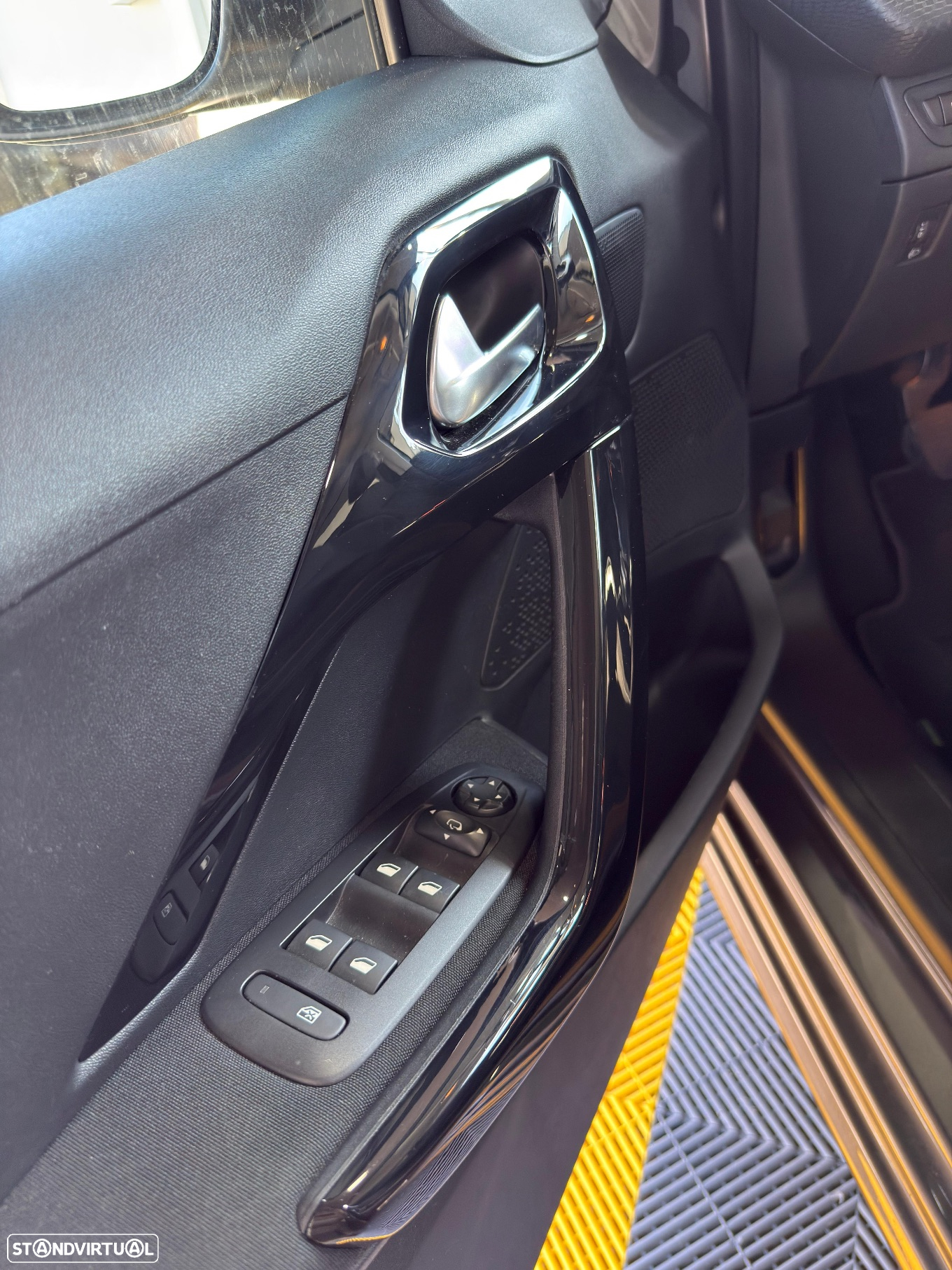 Peugeot 208 82 VTI Allure - 28