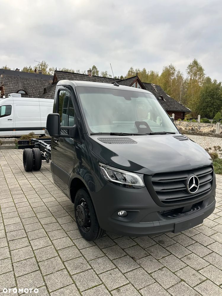 Mercedes-Benz Sprinter - 4