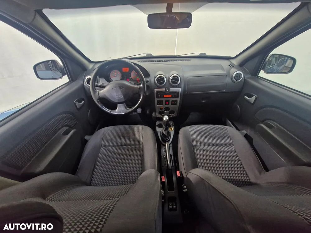 Dacia Logan 1.6 16V Prestige - 3
