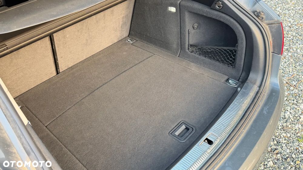 Audi A4 Avant 2.0 TDI S tronic quattro - 29
