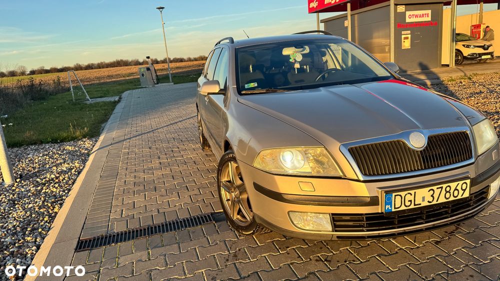 Skoda Octavia 2.0 FSI Elegance Tiptr - 5