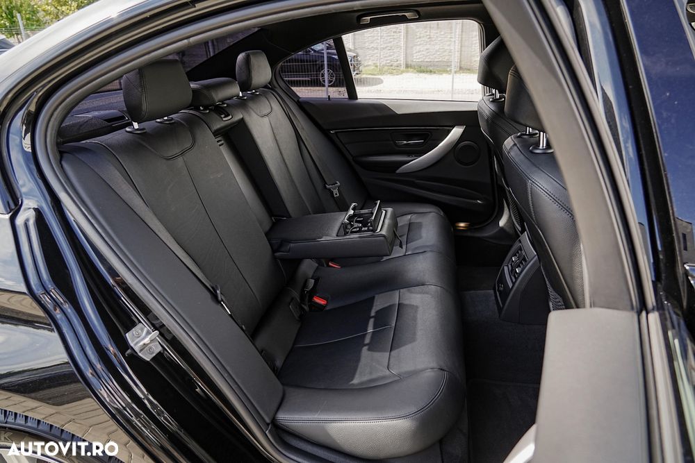 BMW Seria 3 318i Aut. M Sport - 17