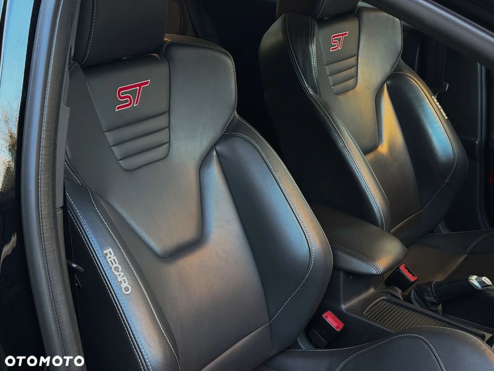 Ford Focus 2.0 EcoBoost ST-2 - 8