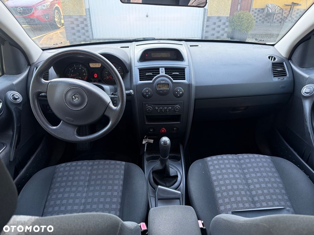 Renault Megane 1.6 Avantage - 20