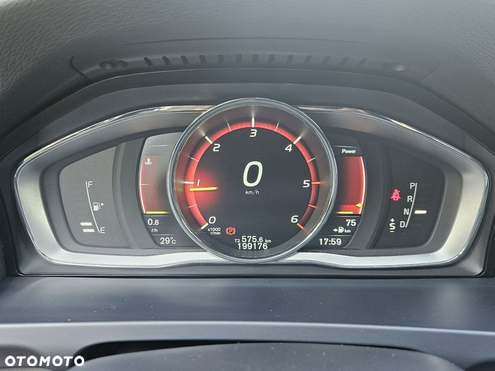 Volvo V60 D2 Geartronic Summum - 35