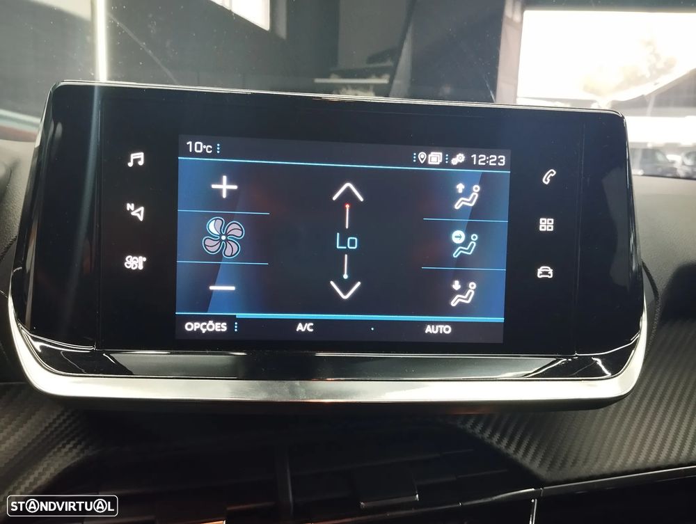 Peugeot 2008 1.2 PureTech Active Pack - 24