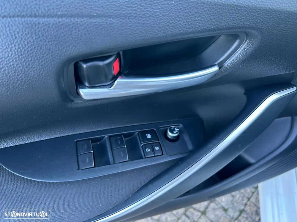 Toyota Corolla SD 1.8 Hybrid Comfort - 12