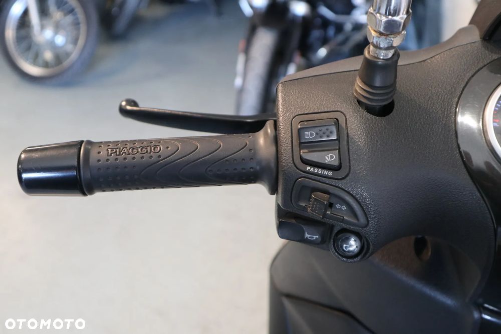 Piaggio Beverly - 12