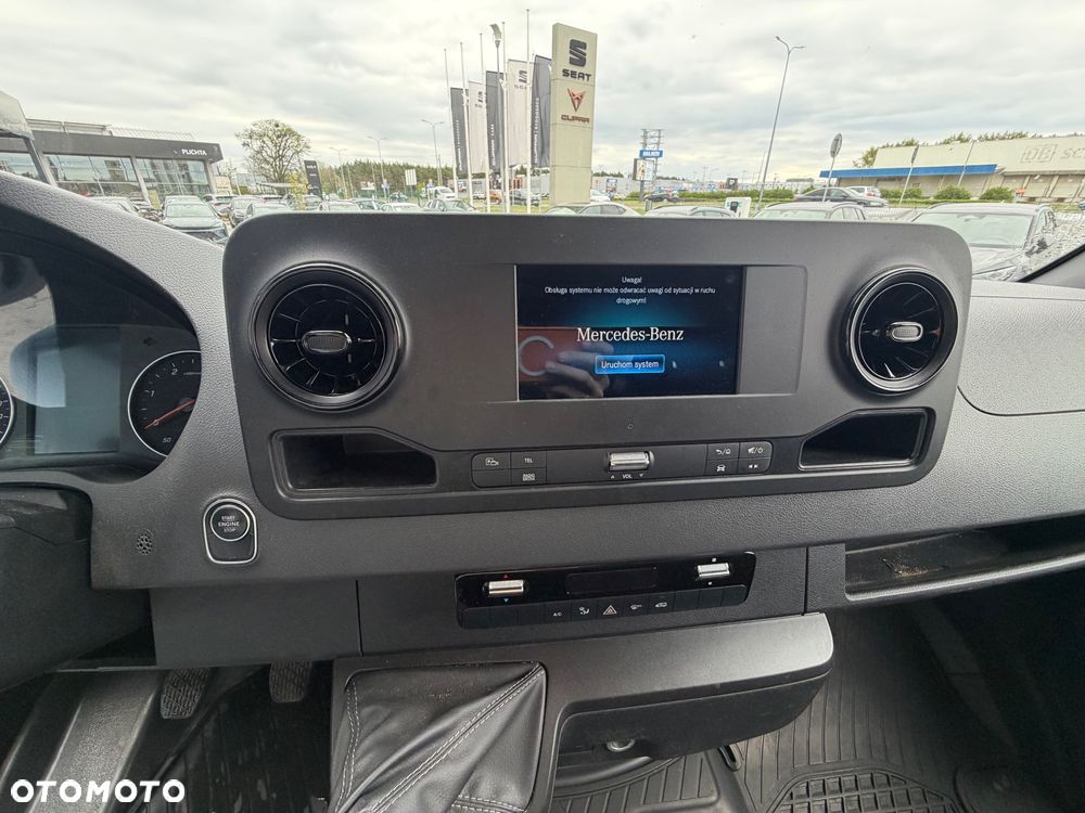 Mercedes-Benz Sprinter L4H2 - 22