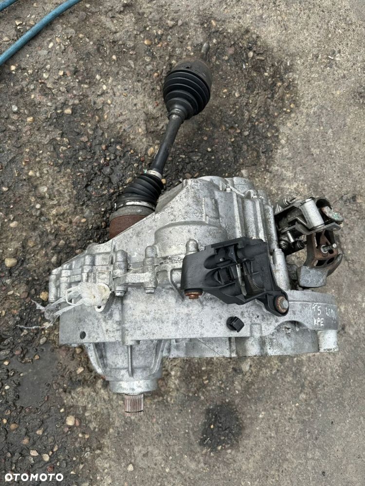 VW T5 2,5TDI 04-10r skrzynia 6 biegów KPE - 5