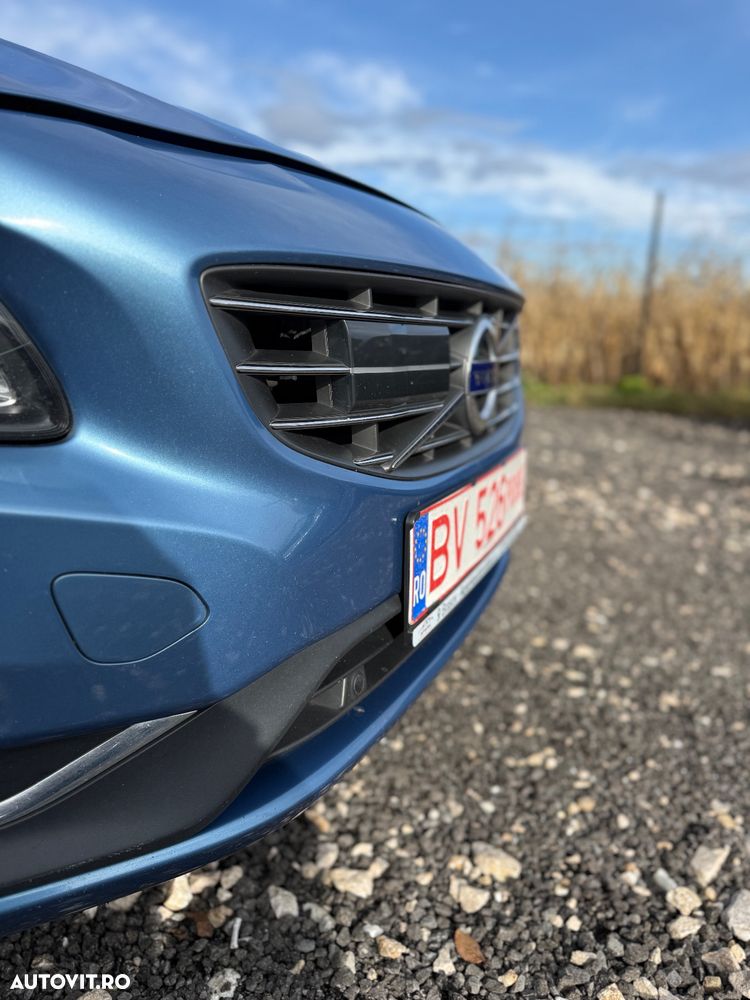 Volvo V60 D6 Plug-In-Hybrid AWD Geartronic Momentum - 11