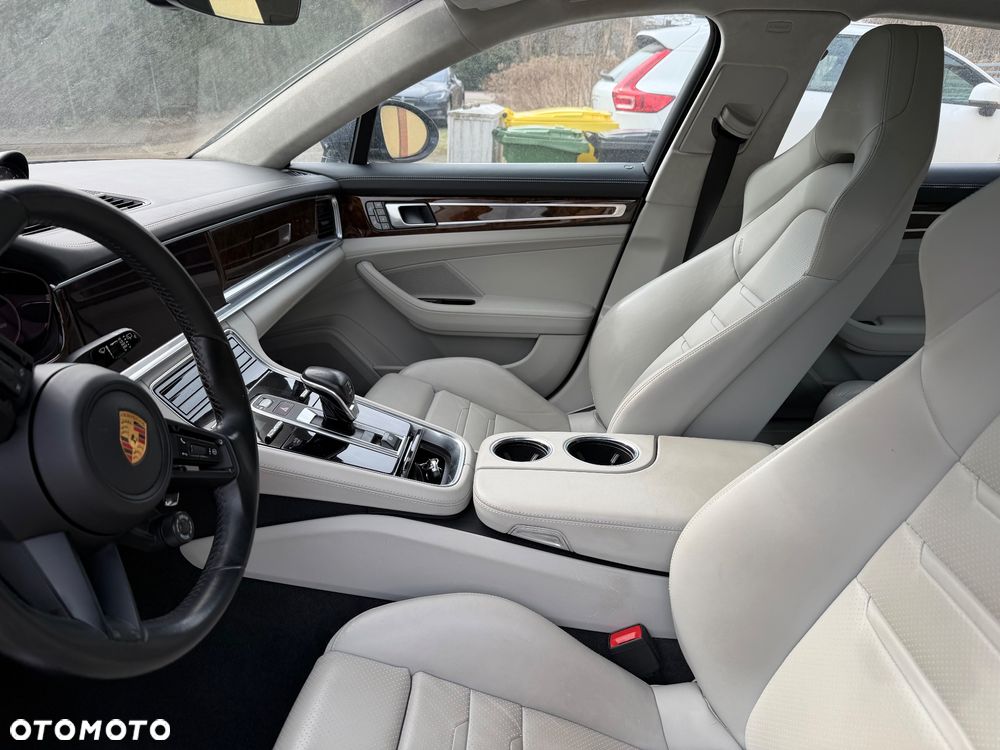 Porsche Panamera Turbo S - 14