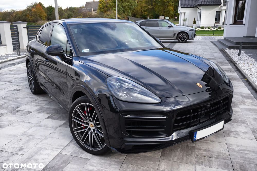 Porsche Cayenne Coupe GTS - 3