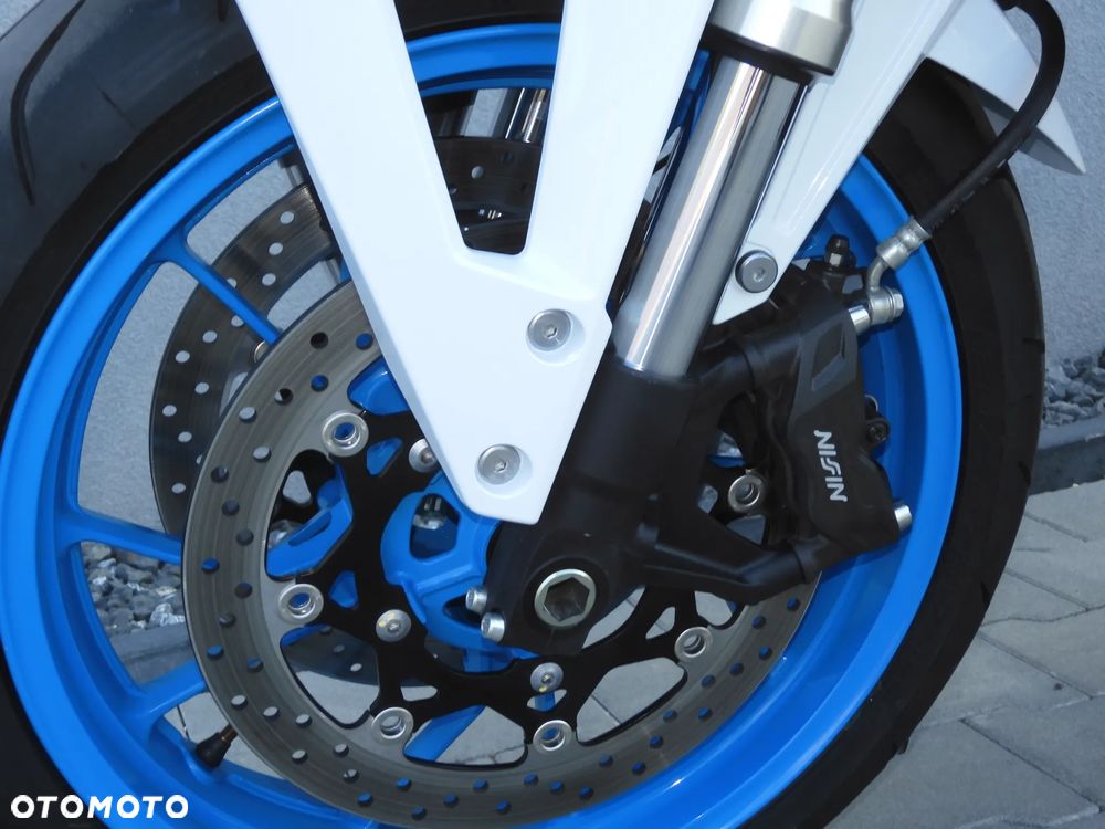 Suzuki GSX - 30