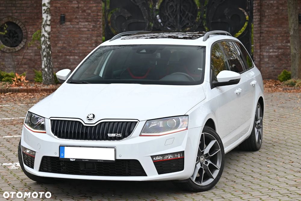 Skoda Octavia Combi 2.0 TDI DSG RS - 5