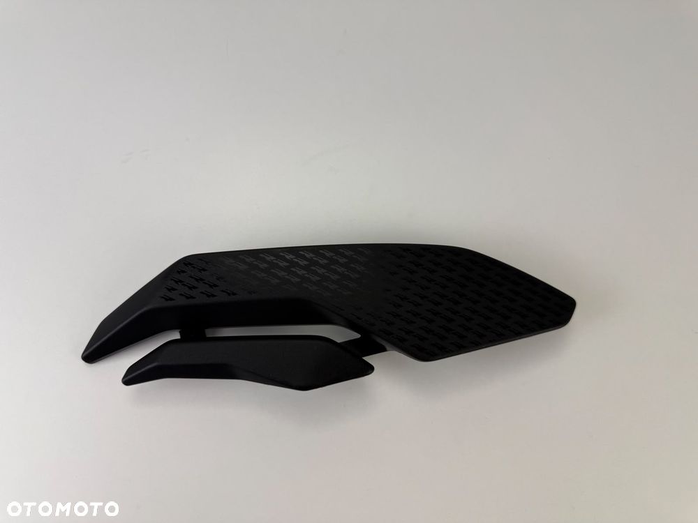 Prawa wewnętrzna osłona ramy BMW S1000RR K67 2019+ - 1