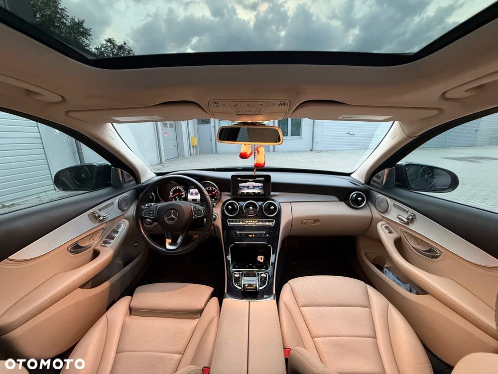 Mercedes-Benz Klasa C 300 7G-TRONIC - 6