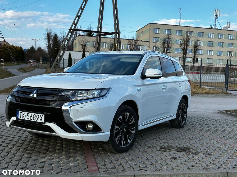 Mitsubishi Outlander 2.0 4WD Plus - 4