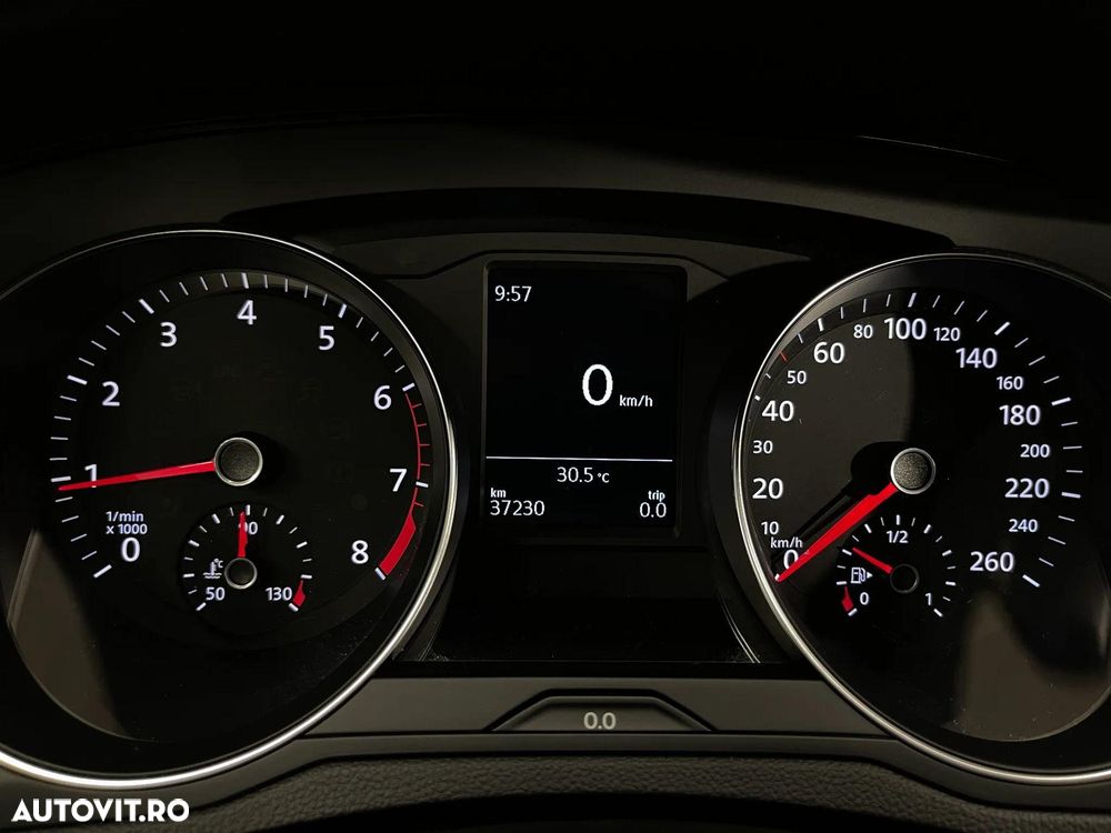 Volkswagen Passat 1.5 TSI ACT Advance - 25