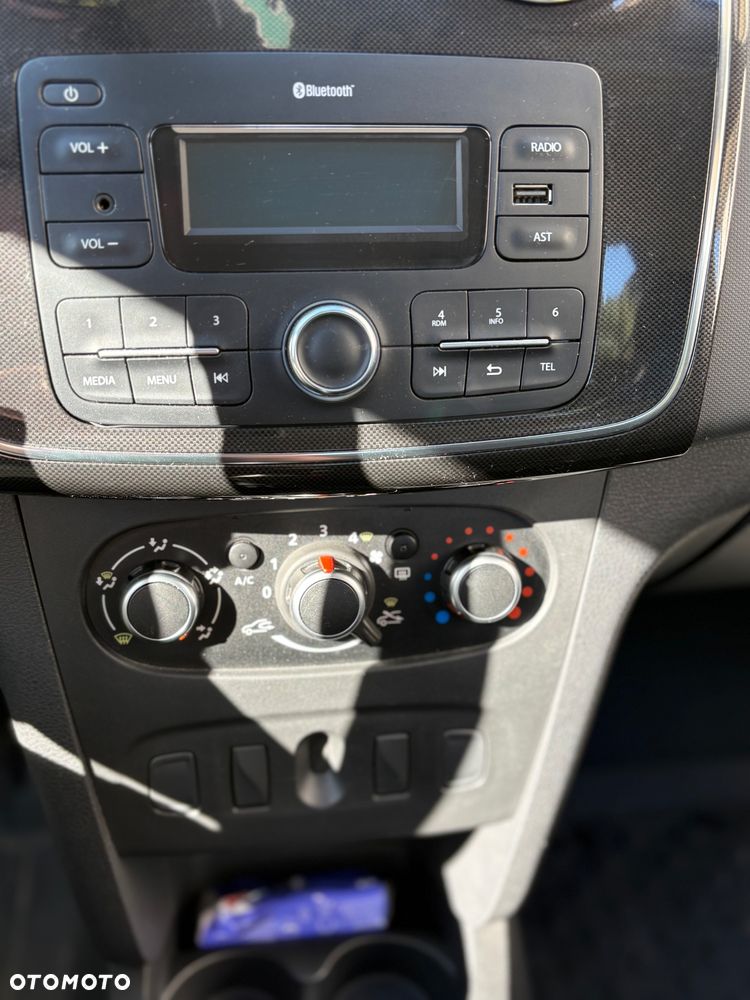 Dacia Logan ver-1-0-sce-laureate - 13