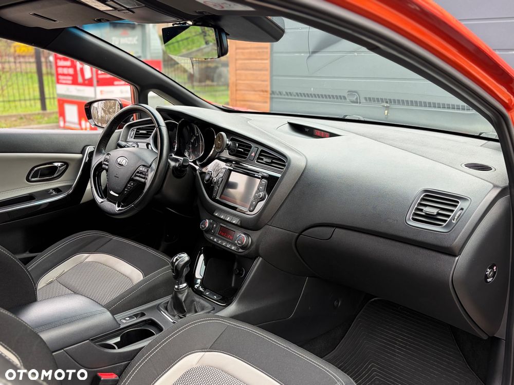 Kia Ceed 1.6 GDI Vision - 16