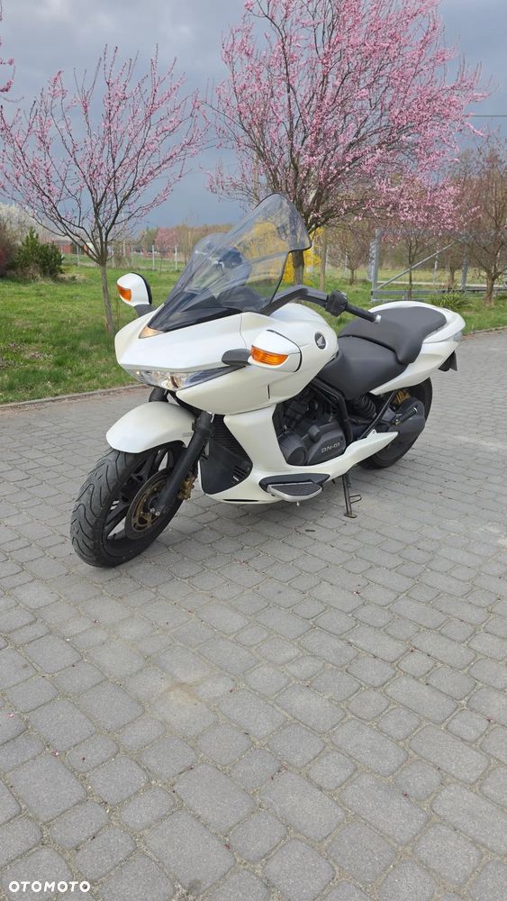 Honda DN-01 - 6