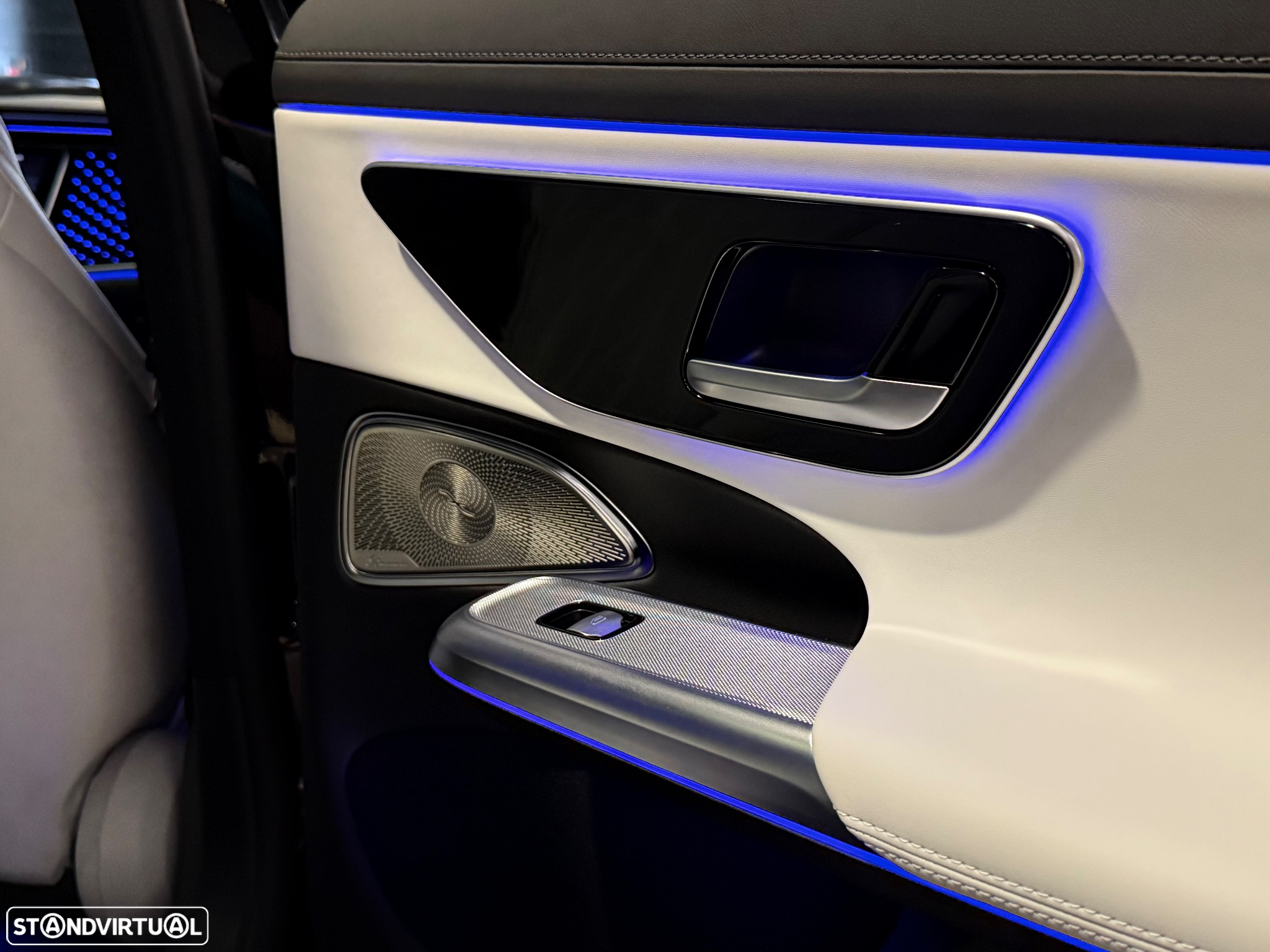 Mercedes-Benz E 300 Standard - 37