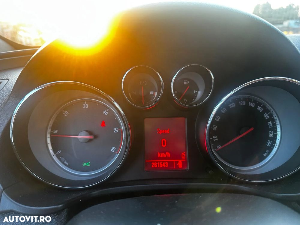 Opel Insignia 2.0 CDTI - 11
