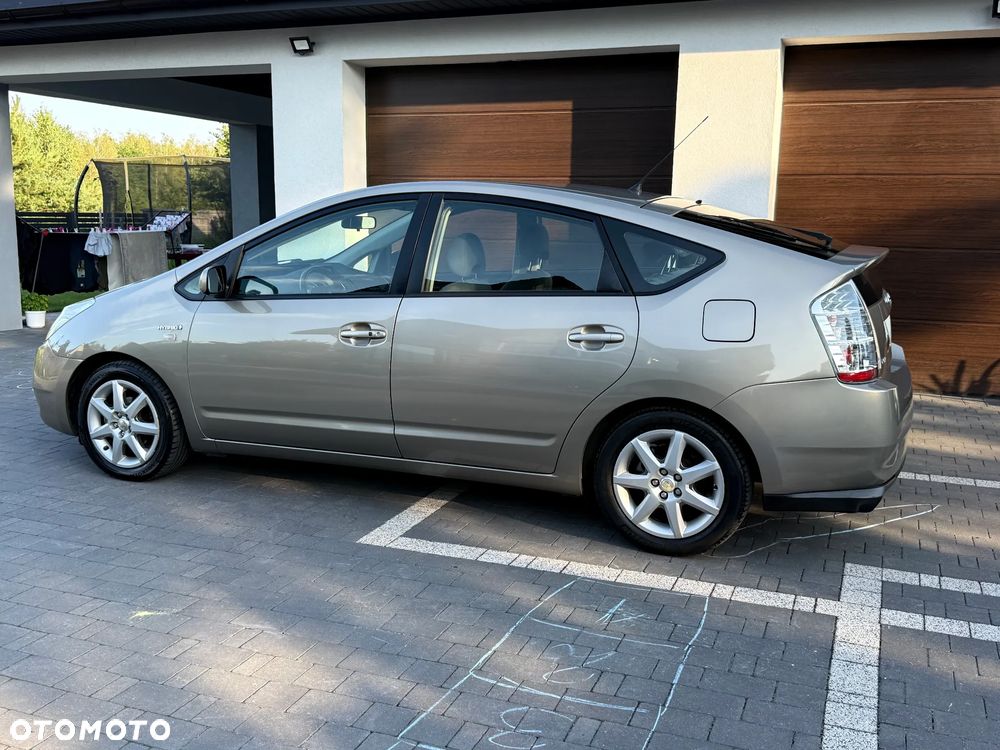 Toyota Prius 1.5 VVT-i Sol - 4