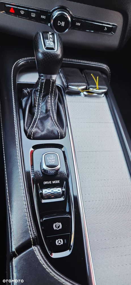 Volvo XC 90 D5 AWD Geartronic RDesign - 22