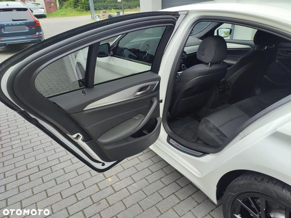 BMW Seria 5 520d Efficient Dynamics M Sport sport - 16