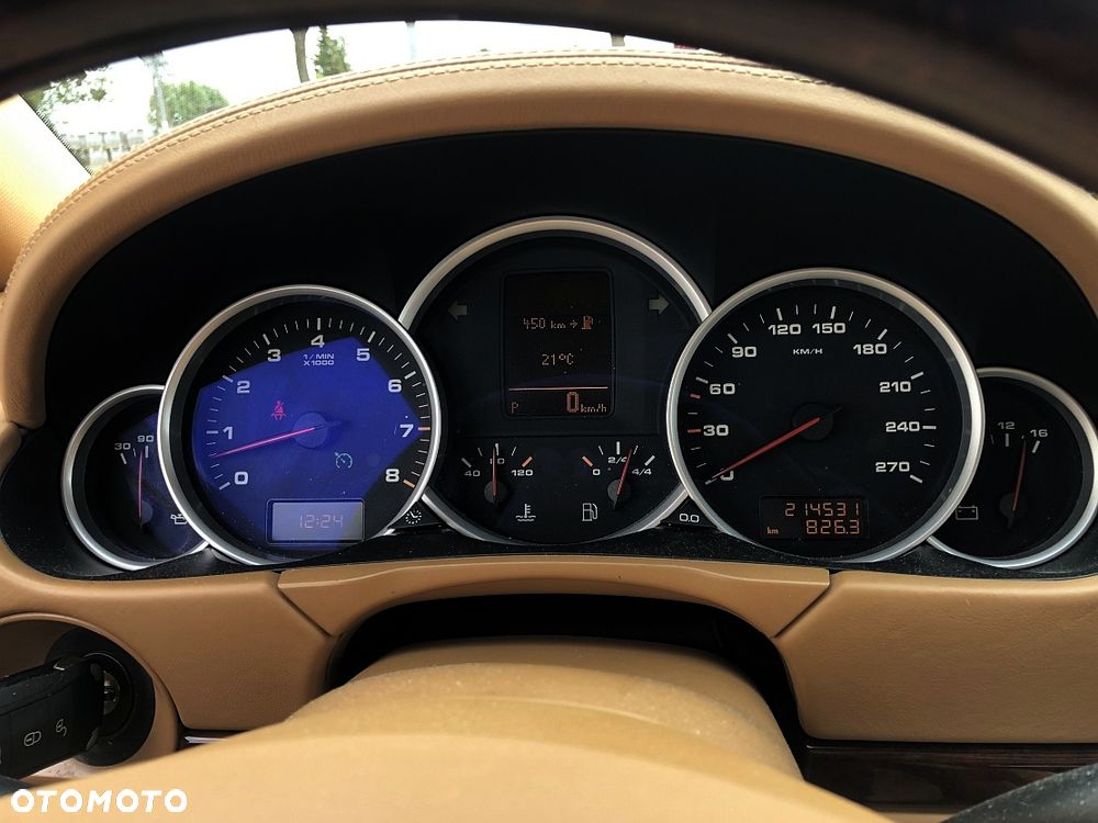 Porsche Cayenne - 25