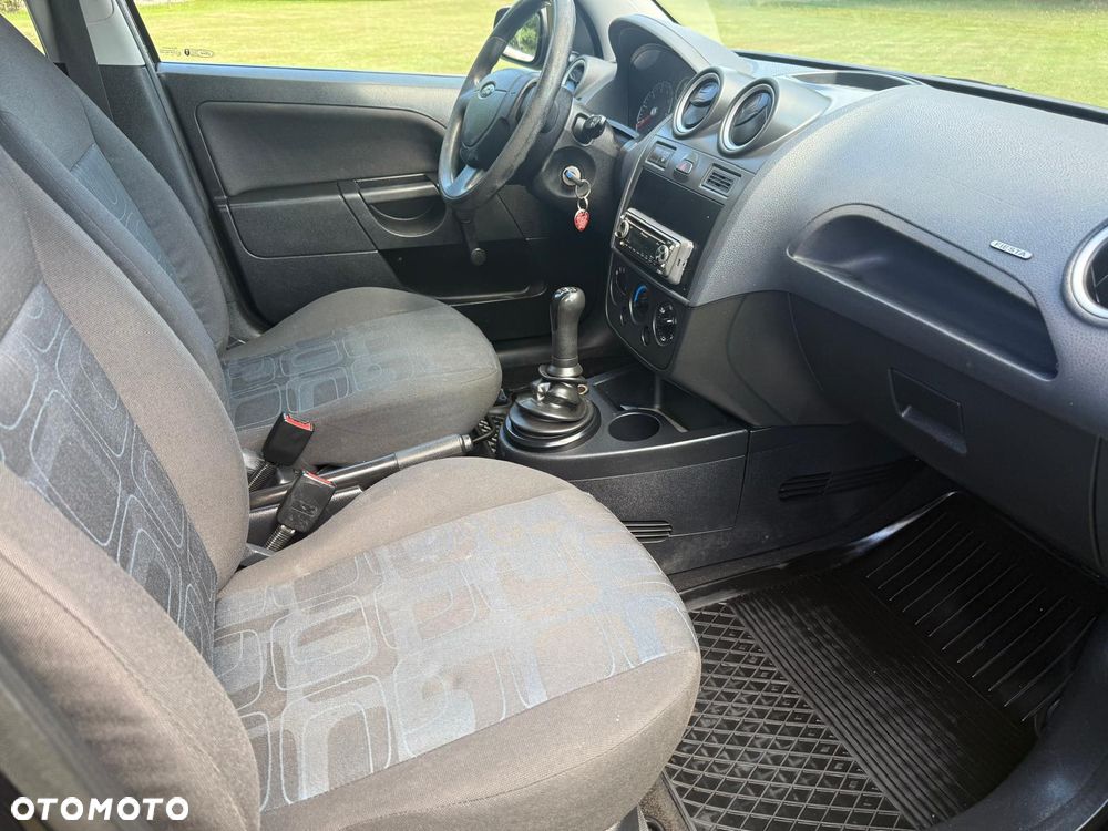 Ford Fiesta 1.3 Ambiente - 7